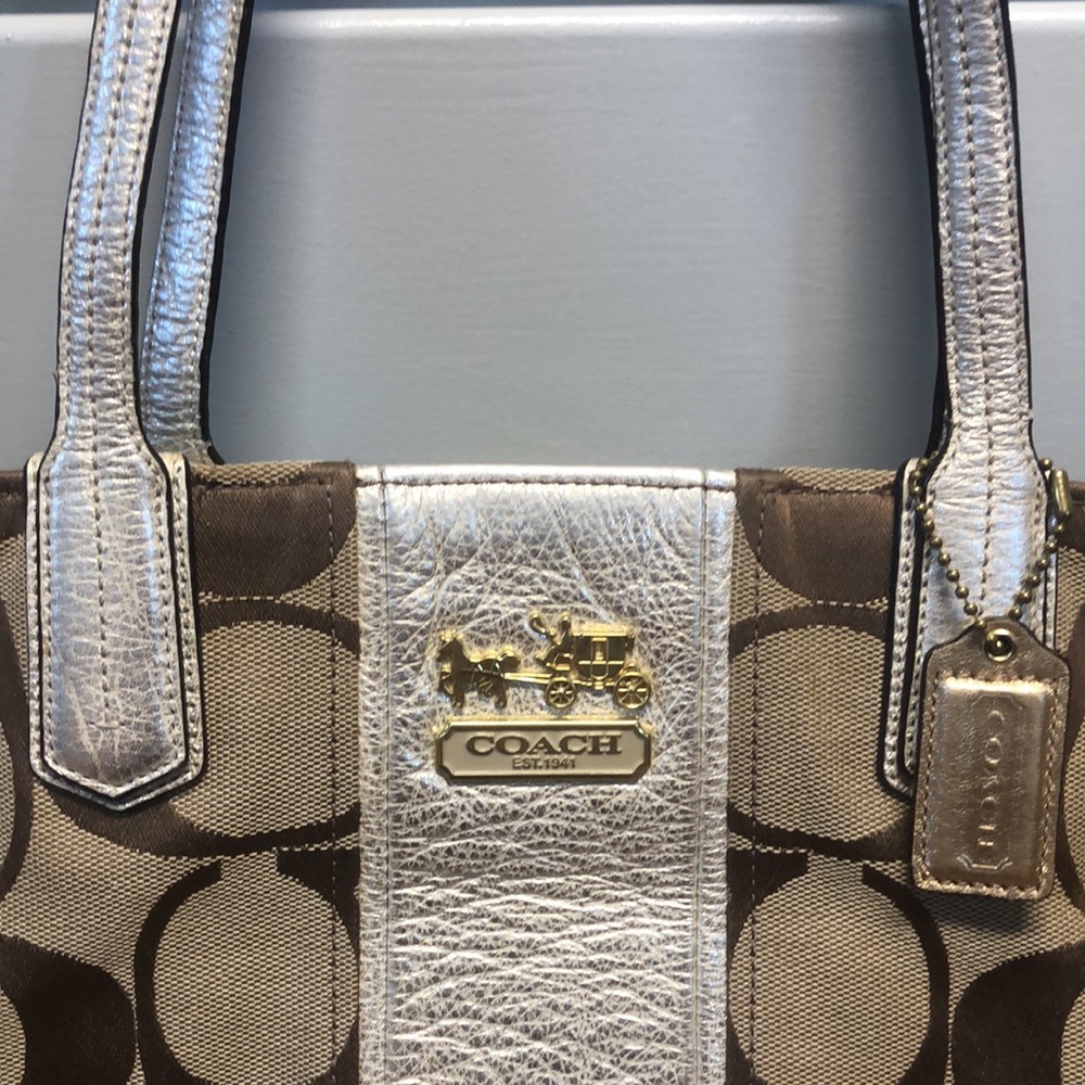 Coach purse - Picture 2 of 4